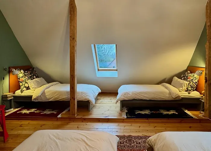 Lägenhet Spacious Cozy Loft For Work & Family- Near