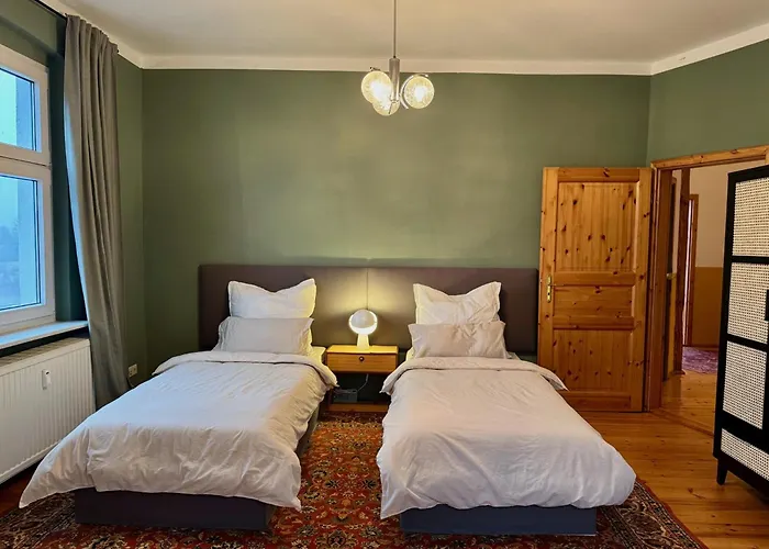 Spacious Cozy Loft For Work & Family- Near *