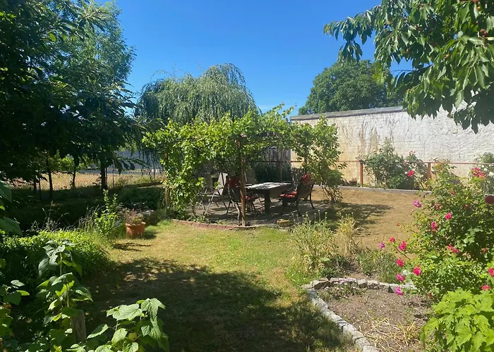 Spacious Cozy Loft For Work & Family- Near Lägenhet